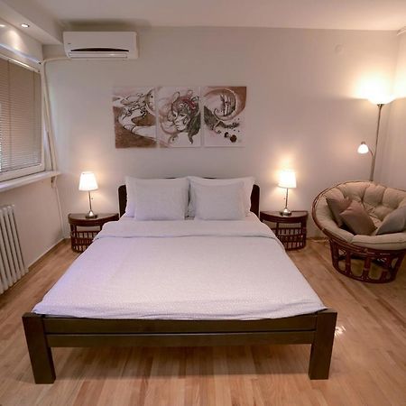 Apartamento Ratan Belgrado Exterior foto